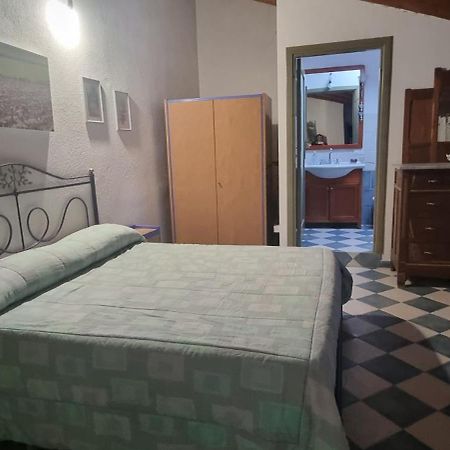 B&B Di Luisa Ledda Ales Luaran gambar